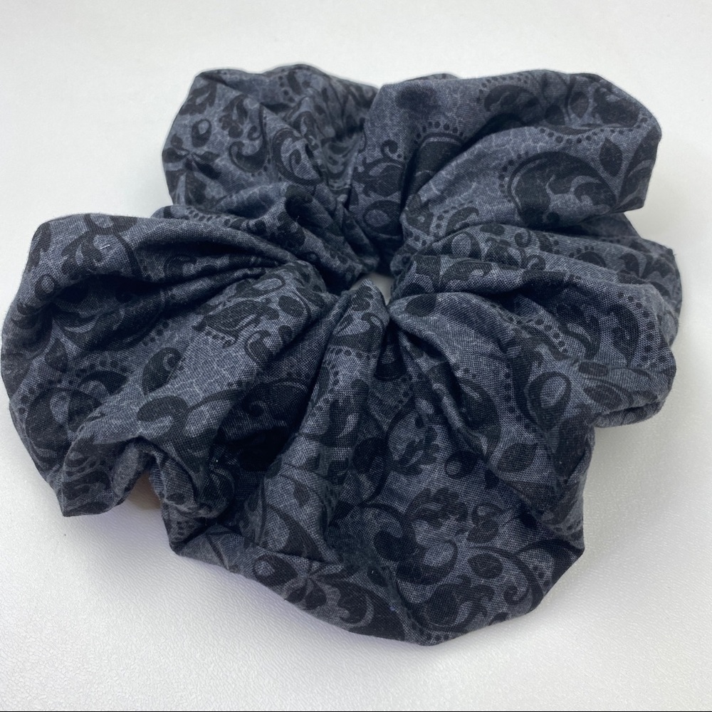 Oversized scrunchie black handmade in USA - Picture 3 of 4